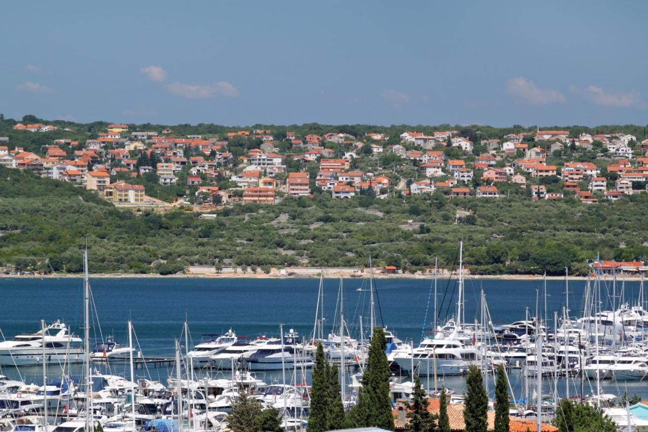 Apartments With A Parking Space Kornic, Krk - 415 מראה חיצוני תמונה