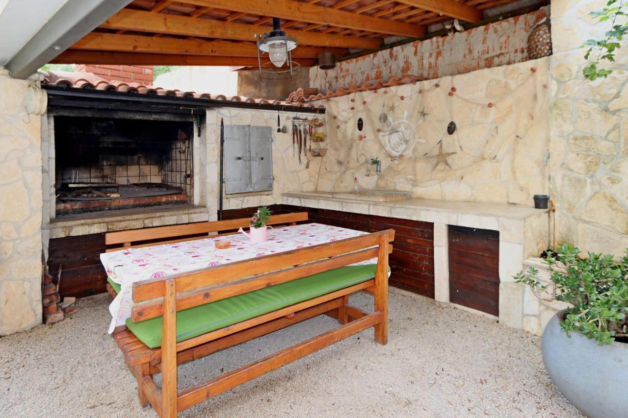 Apartments With A Parking Space Kornic, Krk - 415 מראה חיצוני תמונה