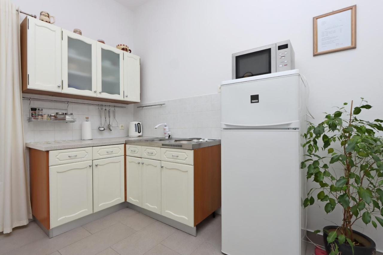 Apartments With A Parking Space Kornic, Krk - 415 מראה חיצוני תמונה