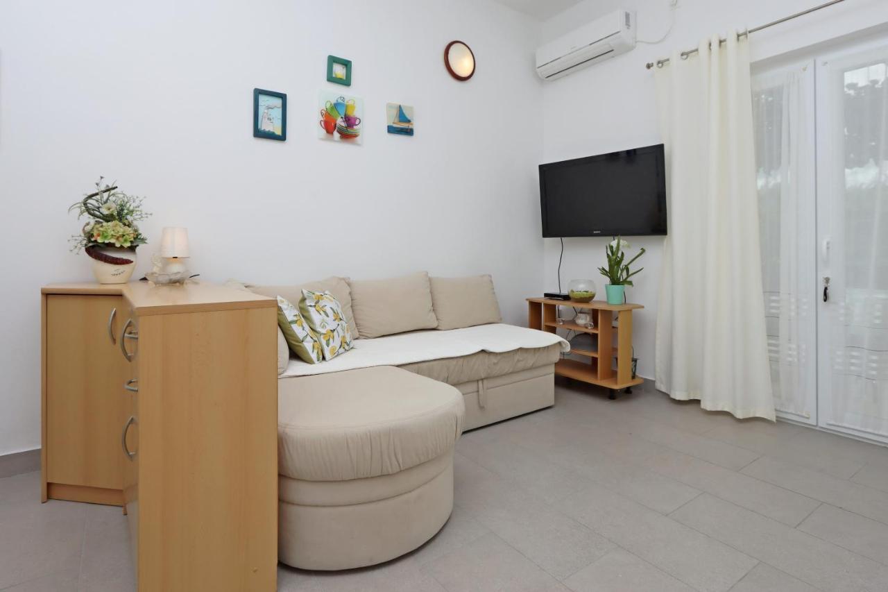 Apartments With A Parking Space Kornic, Krk - 415 מראה חיצוני תמונה