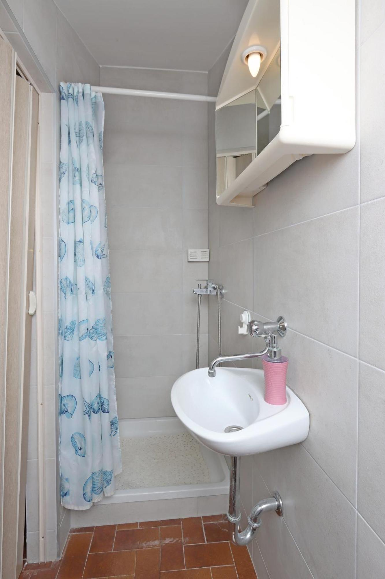 Apartments With A Parking Space Kornic, Krk - 415 מראה חיצוני תמונה
