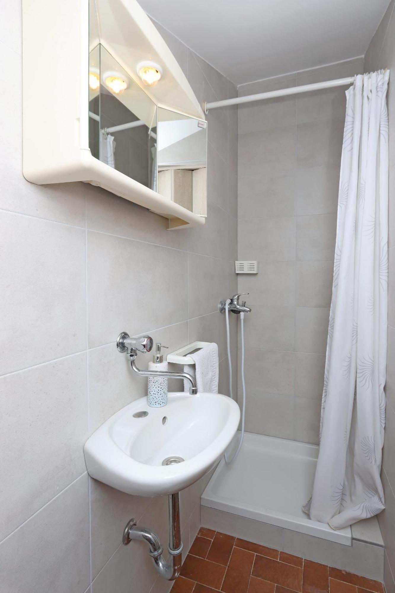 Apartments With A Parking Space Kornic, Krk - 415 מראה חיצוני תמונה