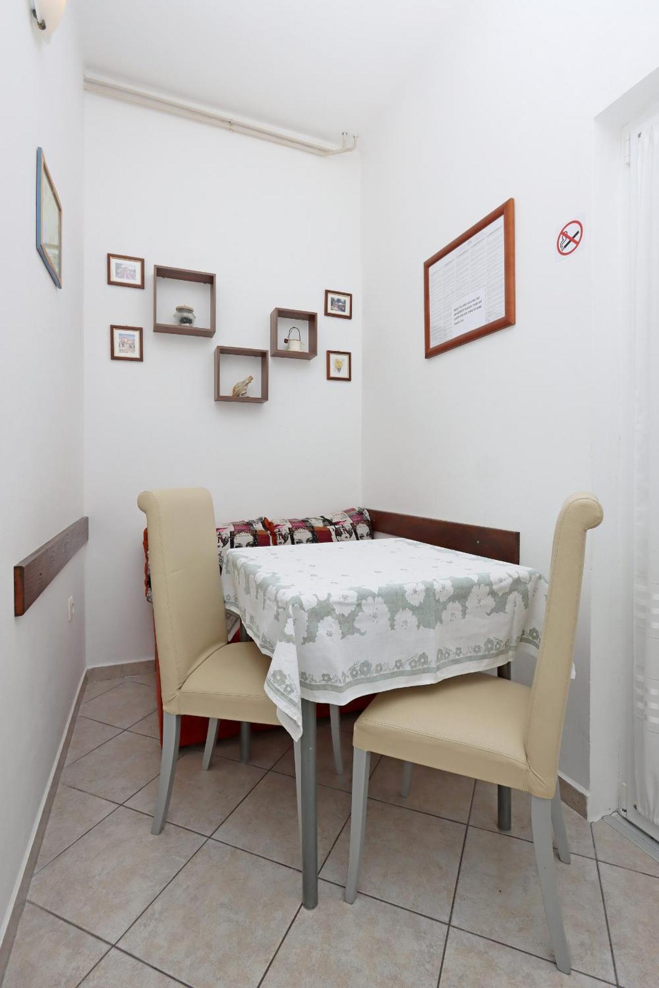 Apartments With A Parking Space Kornic, Krk - 415 מראה חיצוני תמונה